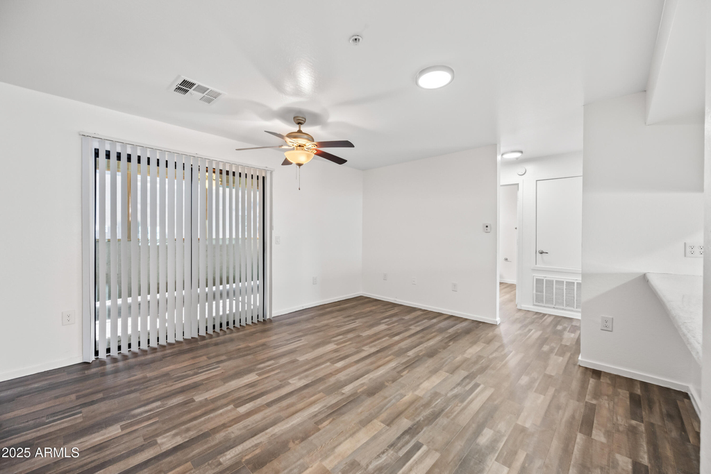 3065 N 67th Avenue - Photo 4
