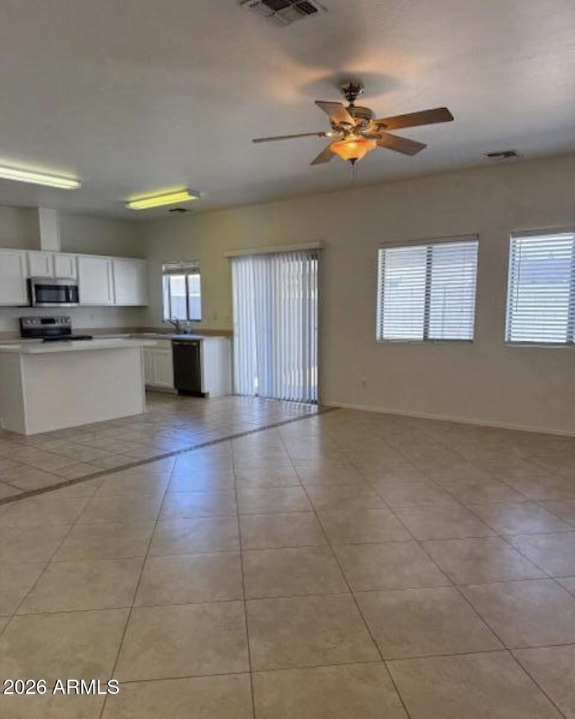7034 W Mercer Lane - Photo 2