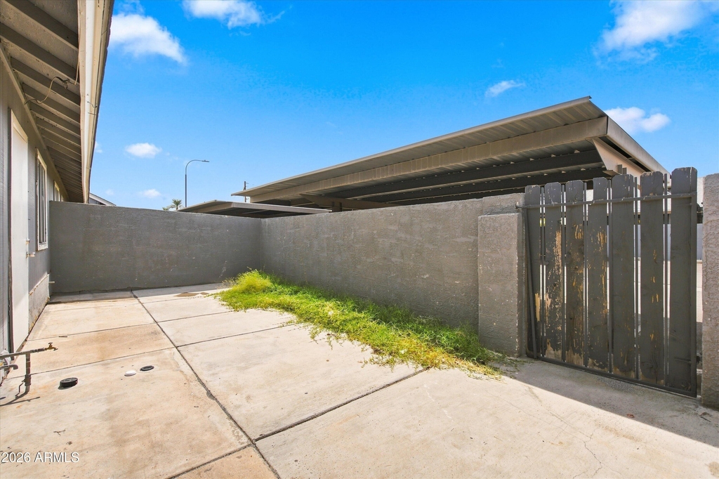 5960 W Oregon Avenue - Photo 11