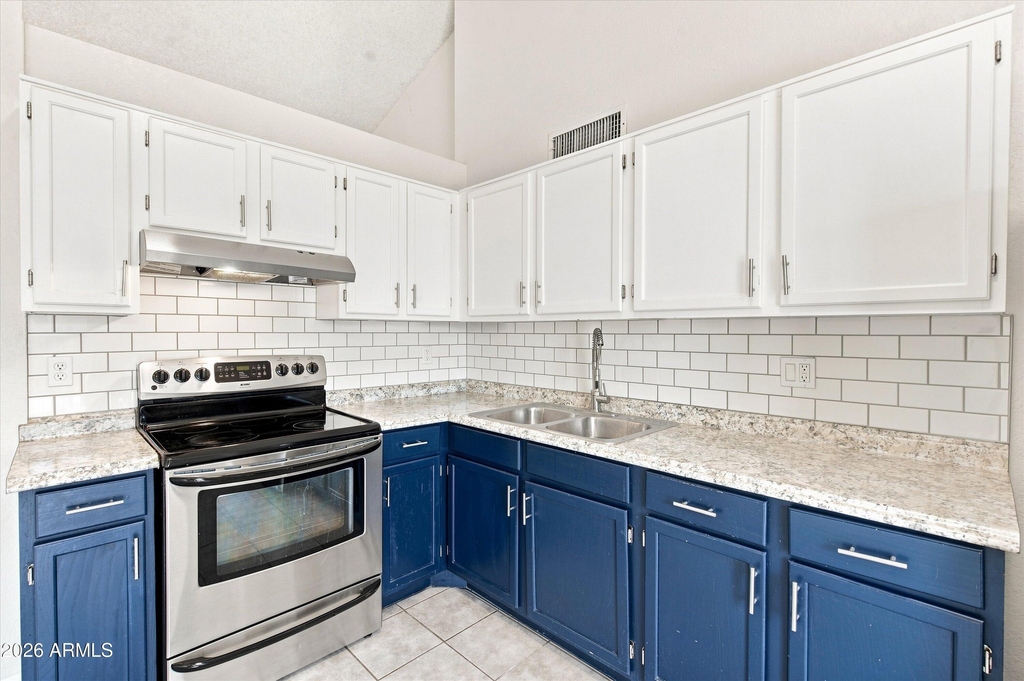 5960 W Oregon Avenue - Photo 3