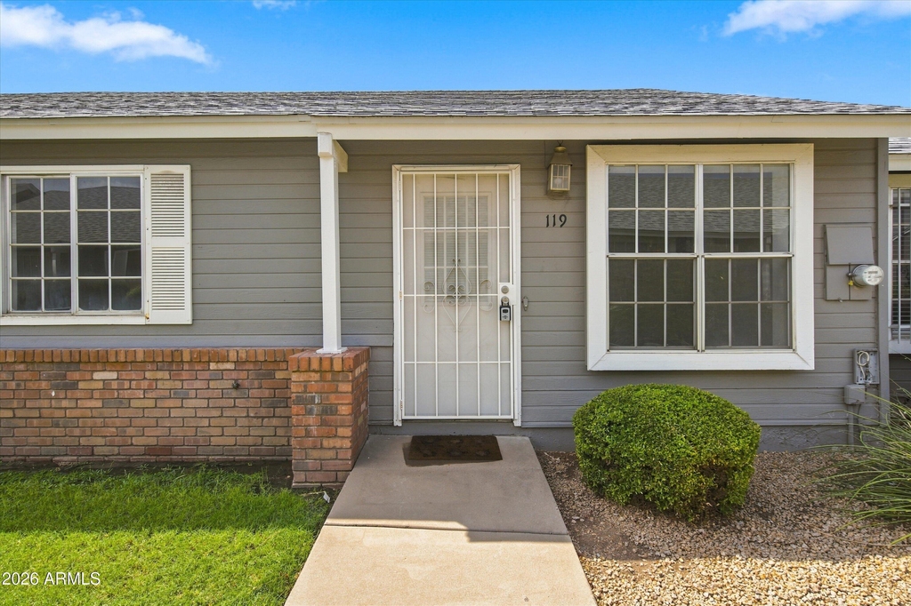 5960 W Oregon Avenue - Photo 0