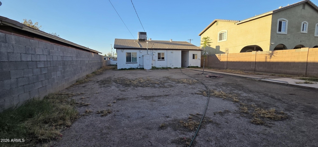 119 E Hill Drive E - Photo 9