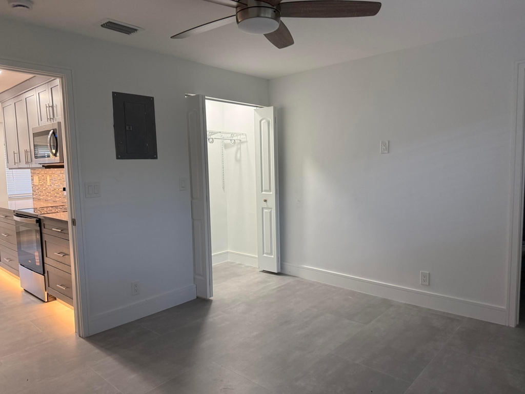 1133 Ne 16th Avenue - Photo 7