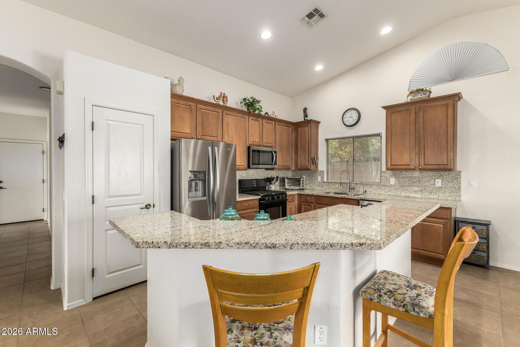 44296 W Desert Plant Trail - Photo 2