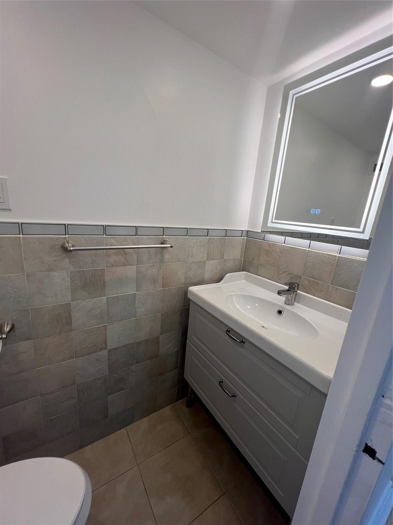 800 Parkview Drive - Photo 16