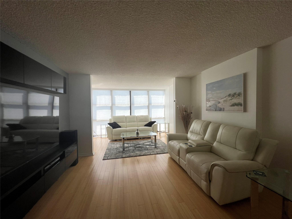 800 Parkview Drive - Photo 14