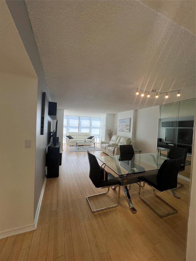 800 Parkview Drive - Photo 12
