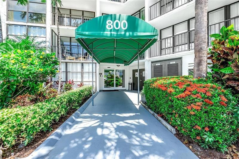 800 Parkview Drive - Photo 10