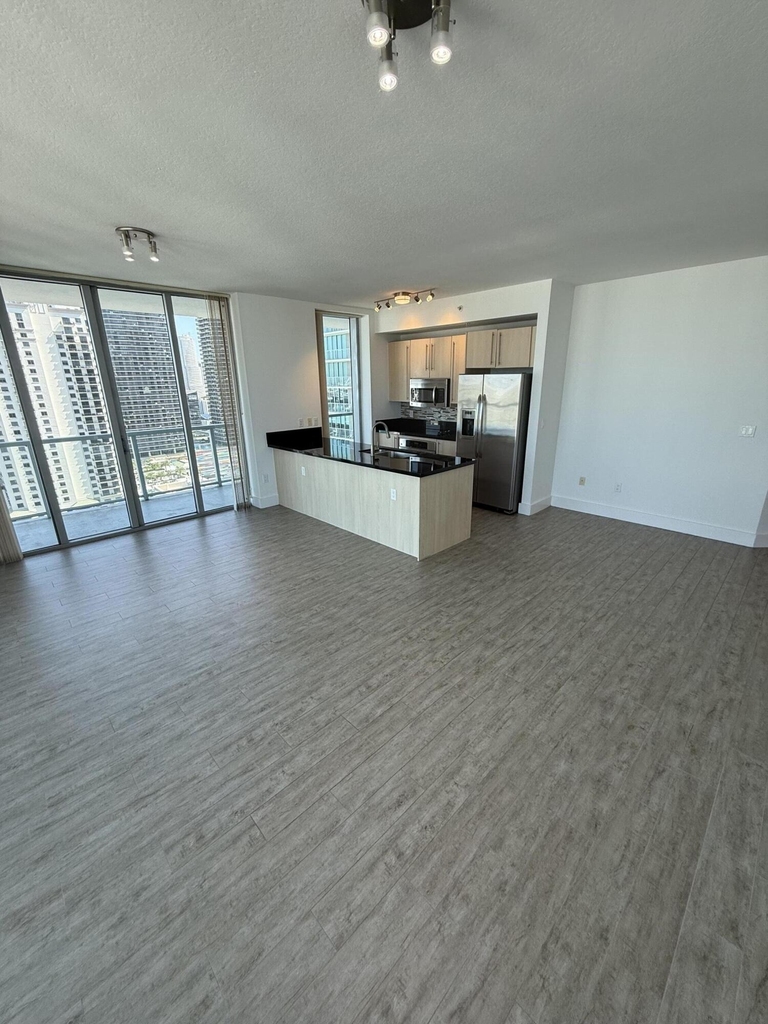 79 Sw 12th Street - Photo 3