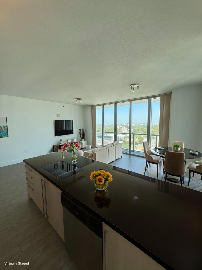 79 Sw 12th Street - Photo 2