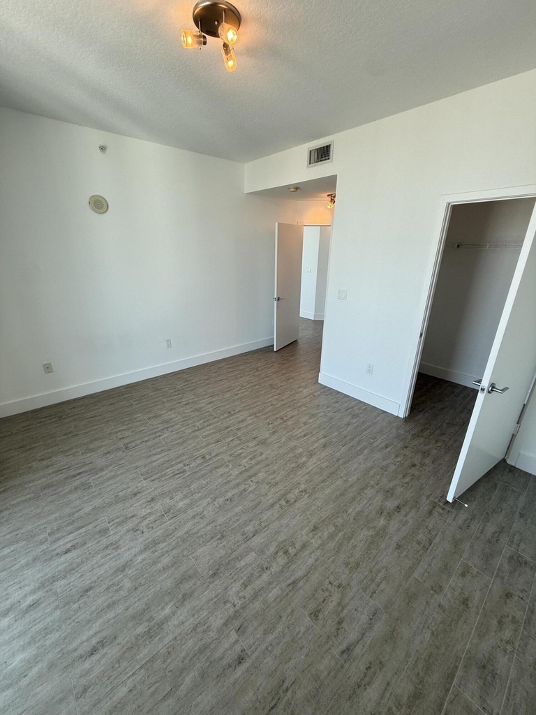 79 Sw 12th Street - Photo 8