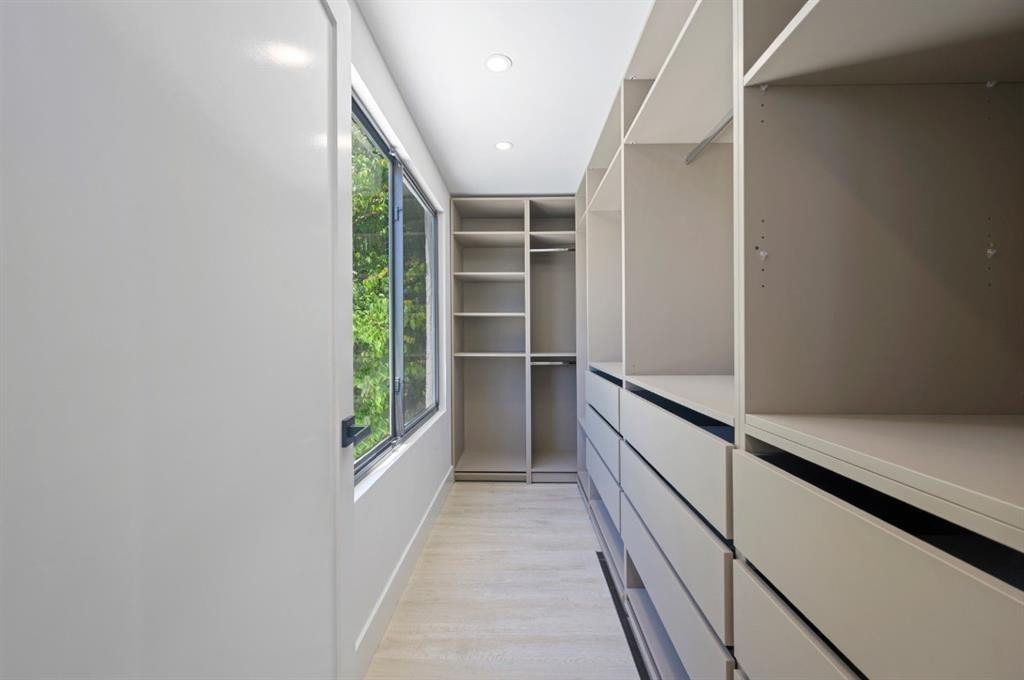 823 33rd Street - Photo 32