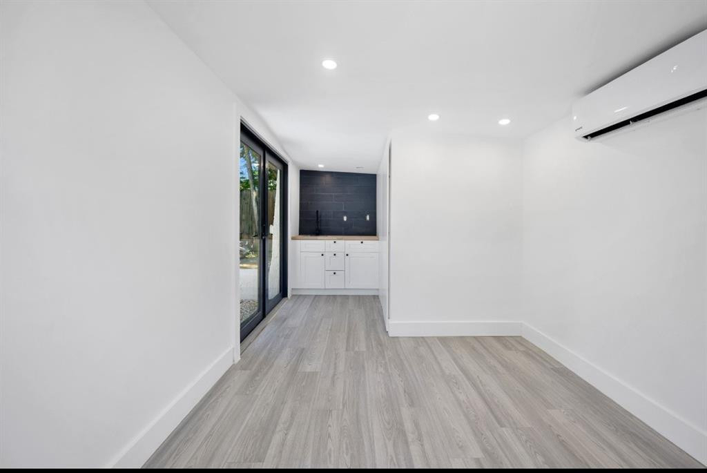 823 33rd Street - Photo 43