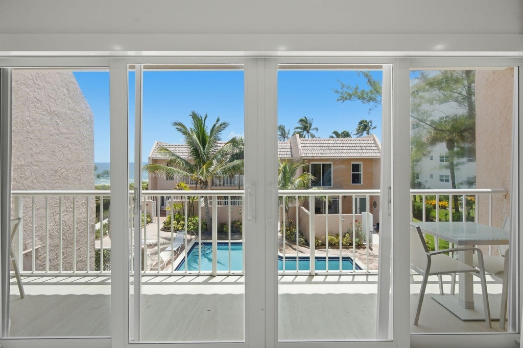 1173 Hillsboro Mile - Photo 44