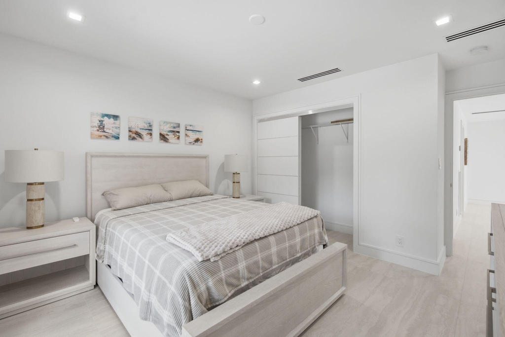 1173 Hillsboro Mile - Photo 10