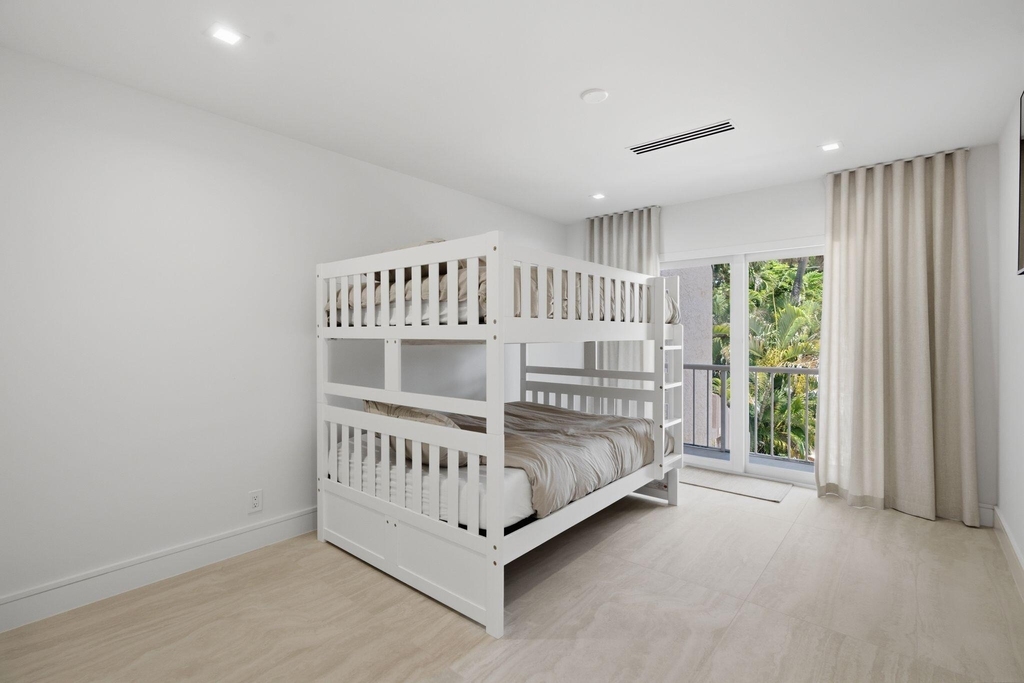1173 Hillsboro Mile - Photo 45