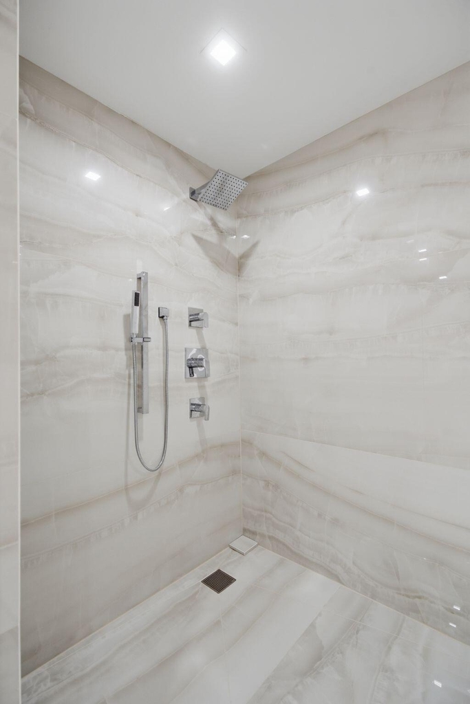 1173 Hillsboro Mile - Photo 34