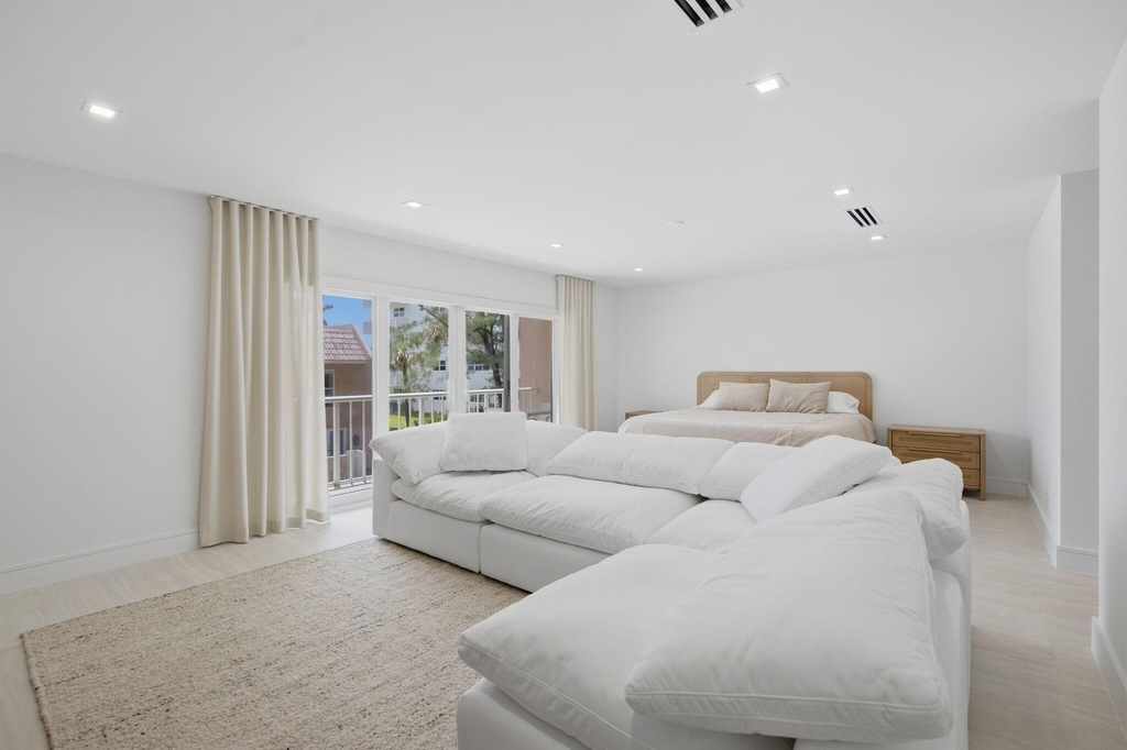 1173 Hillsboro Mile - Photo 26