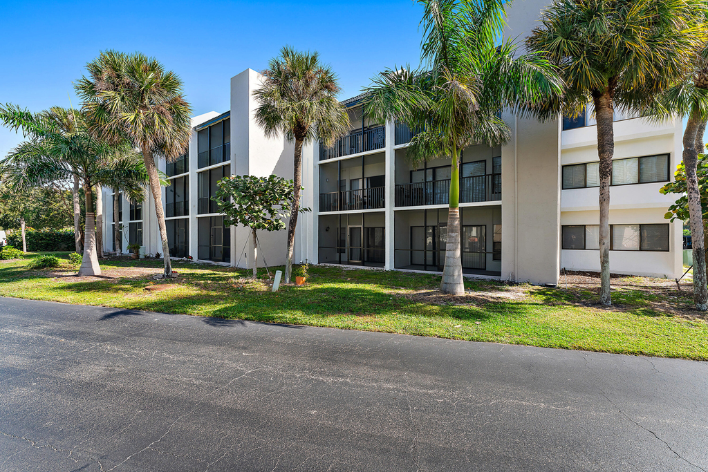 1605 S Us Highway 1 - Photo 4