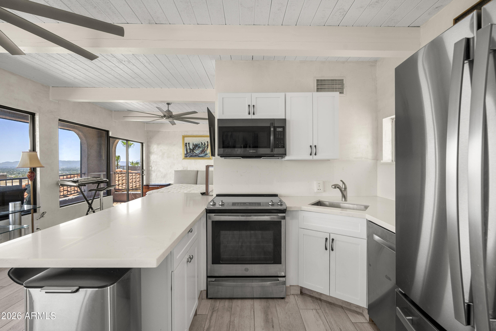 6900 N Highlands Drive - Photo 4