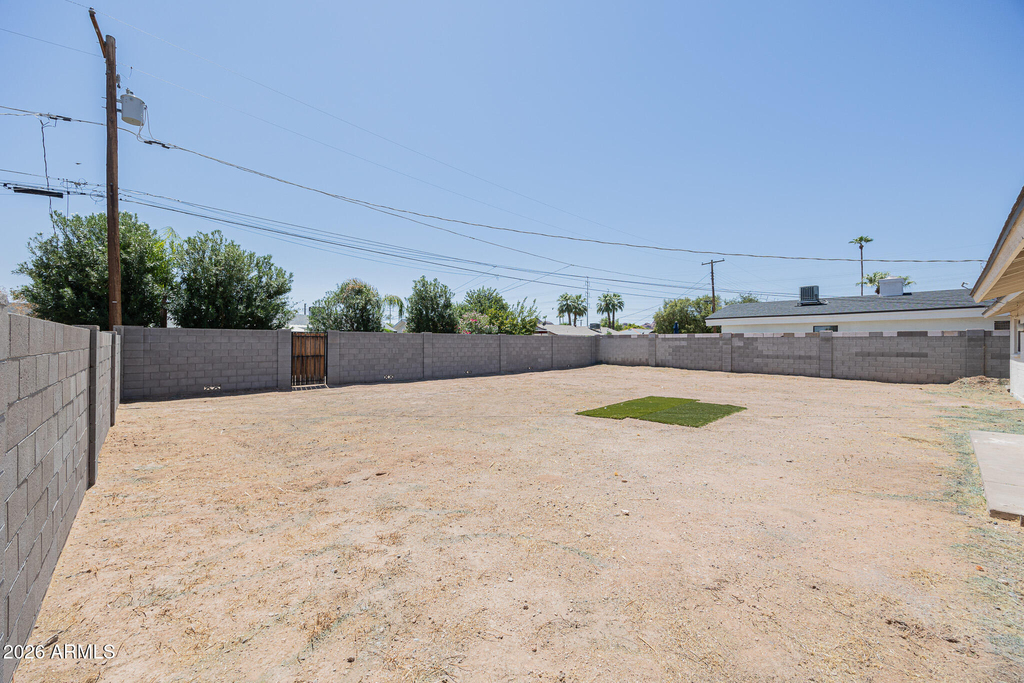 6637 E Wilshire Drive - Photo 19