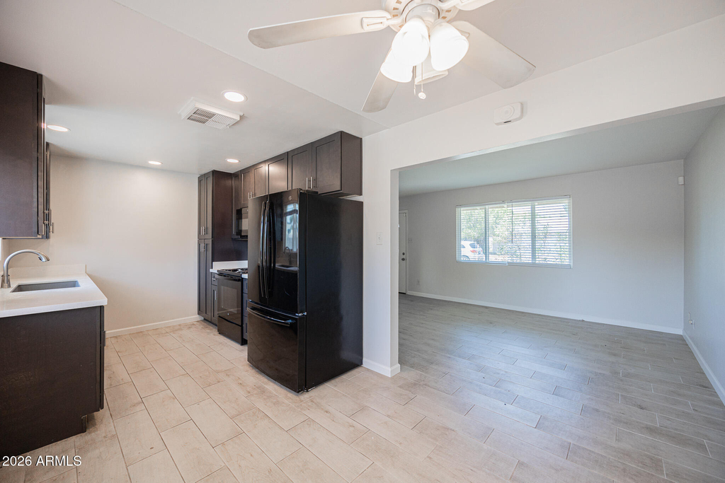 6637 E Wilshire Drive - Photo 7