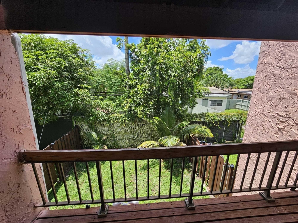 1625 Nw 58th Avenue - Photo 24