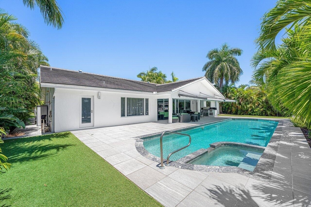 2540 Mercedes Drive - Photo 8