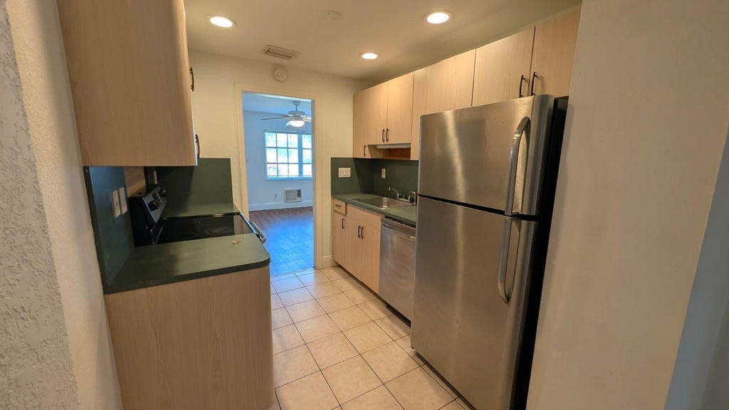 1448 Ne 27th Court - Photo 6