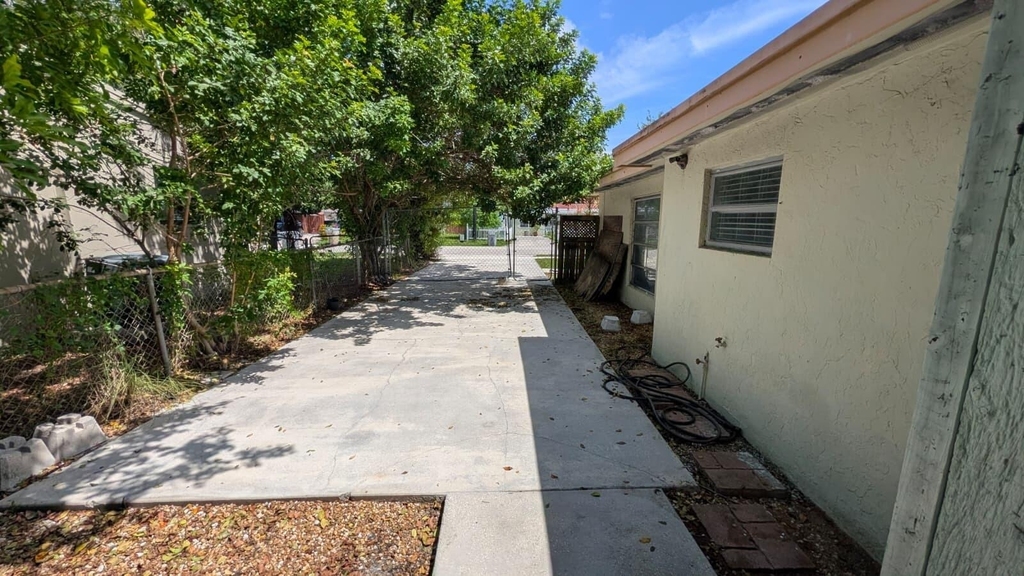 1448 Ne 27th Court - Photo 21
