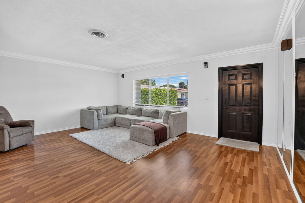 308 Se 2nd Street - Photo 2
