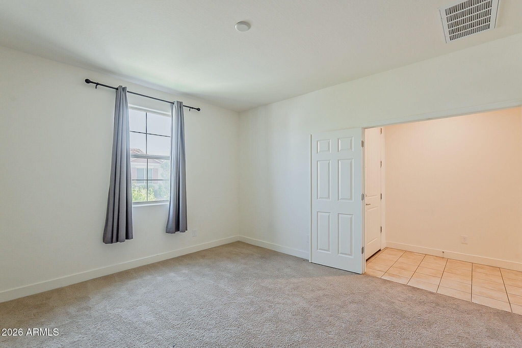 10962 W Taylor Street - Photo 3