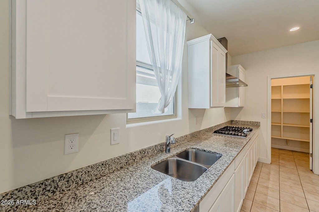10962 W Taylor Street - Photo 11