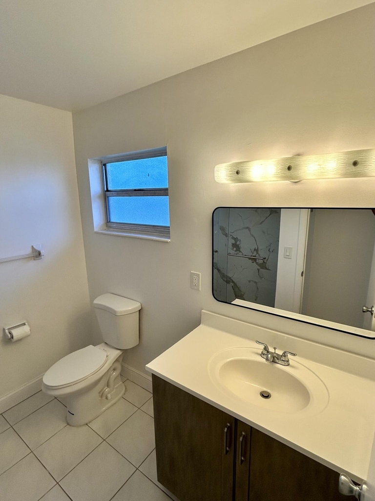 2895 Crosley Drive W - Photo 8