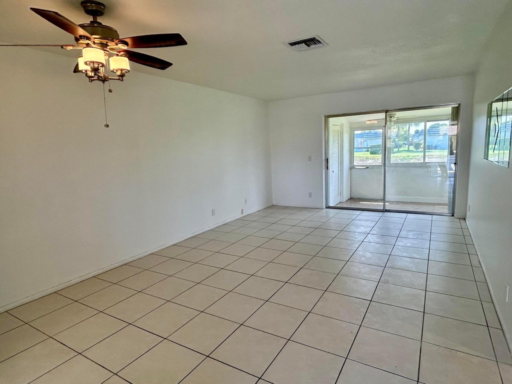 2895 Crosley Drive W - Photo 3