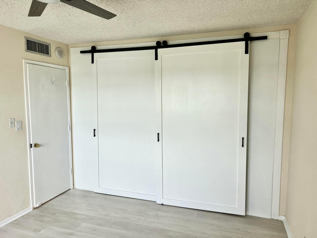1069 Hillsboro Mile - Photo 9