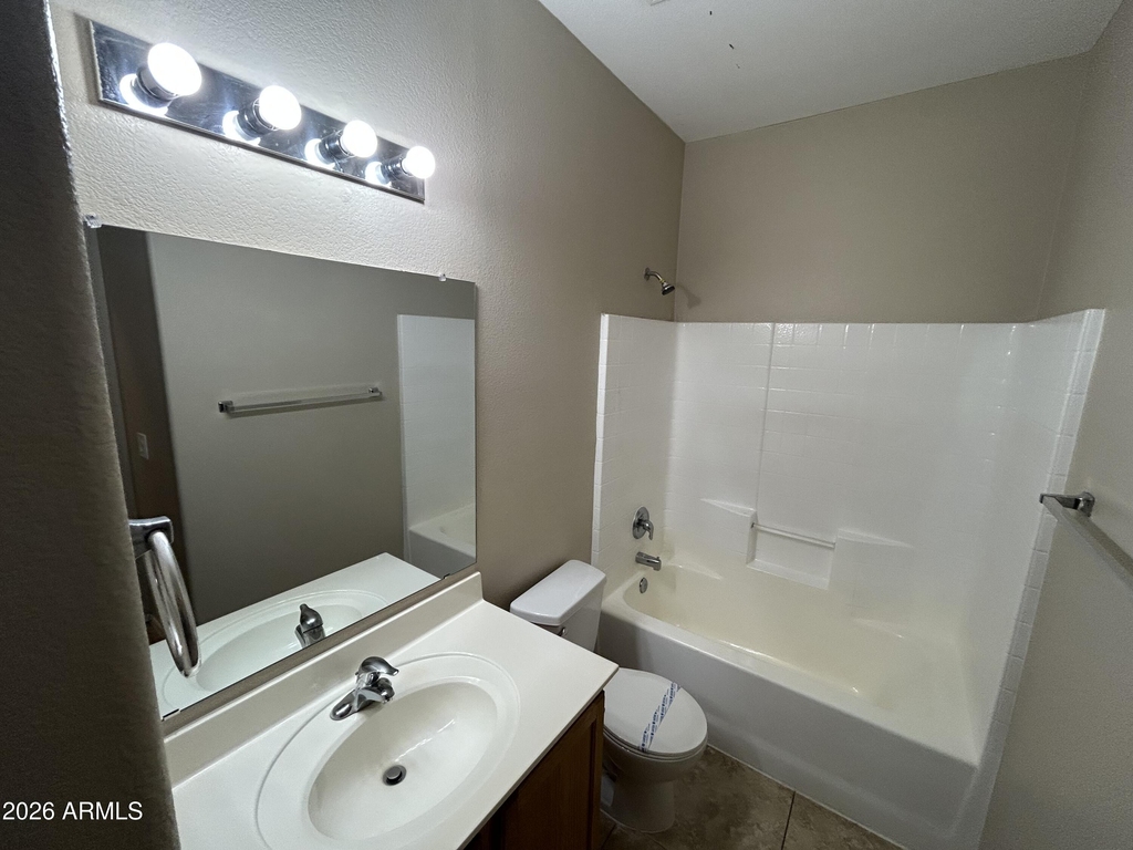 46124 W Sheridan Road - Photo 4