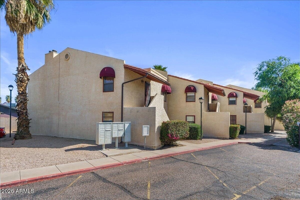 2515 N 52nd Street - Photo 1