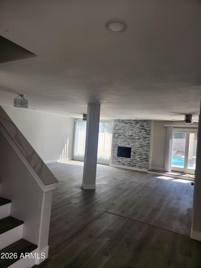 9025 N 14th Drive - Photo 4