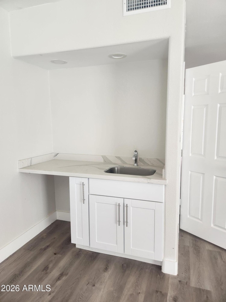 9025 N 14th Drive - Photo 8