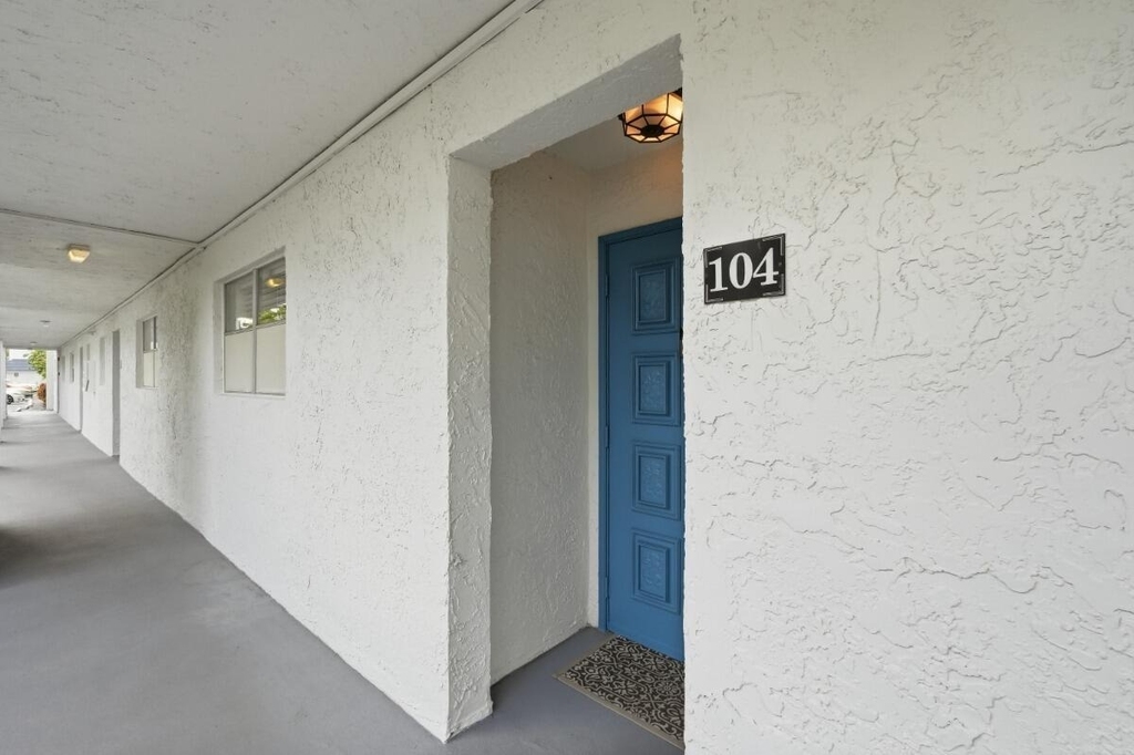 6100 Nw 44th Street - Photo 1