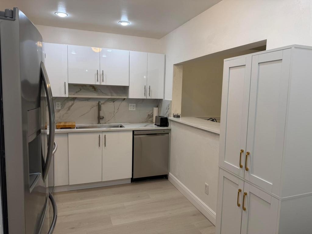 4147 Nw 90th Avenue - Photo 2