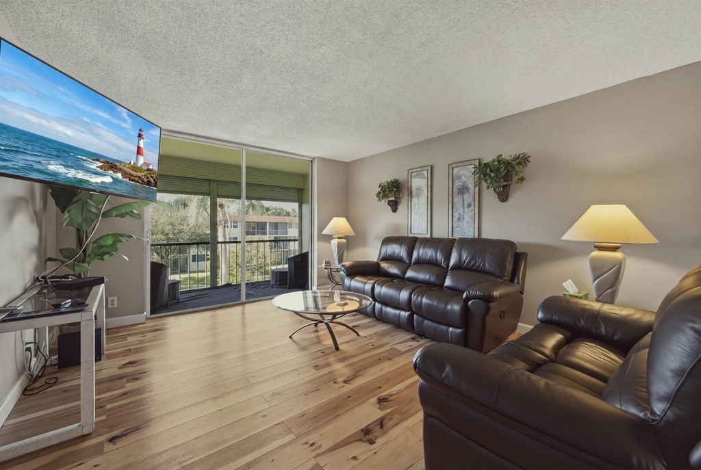 9420 S Hollybrook Lake Drive - Photo 9