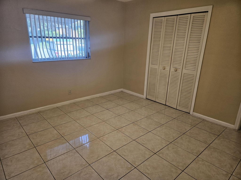 7910 Nw 70th Court - Photo 16