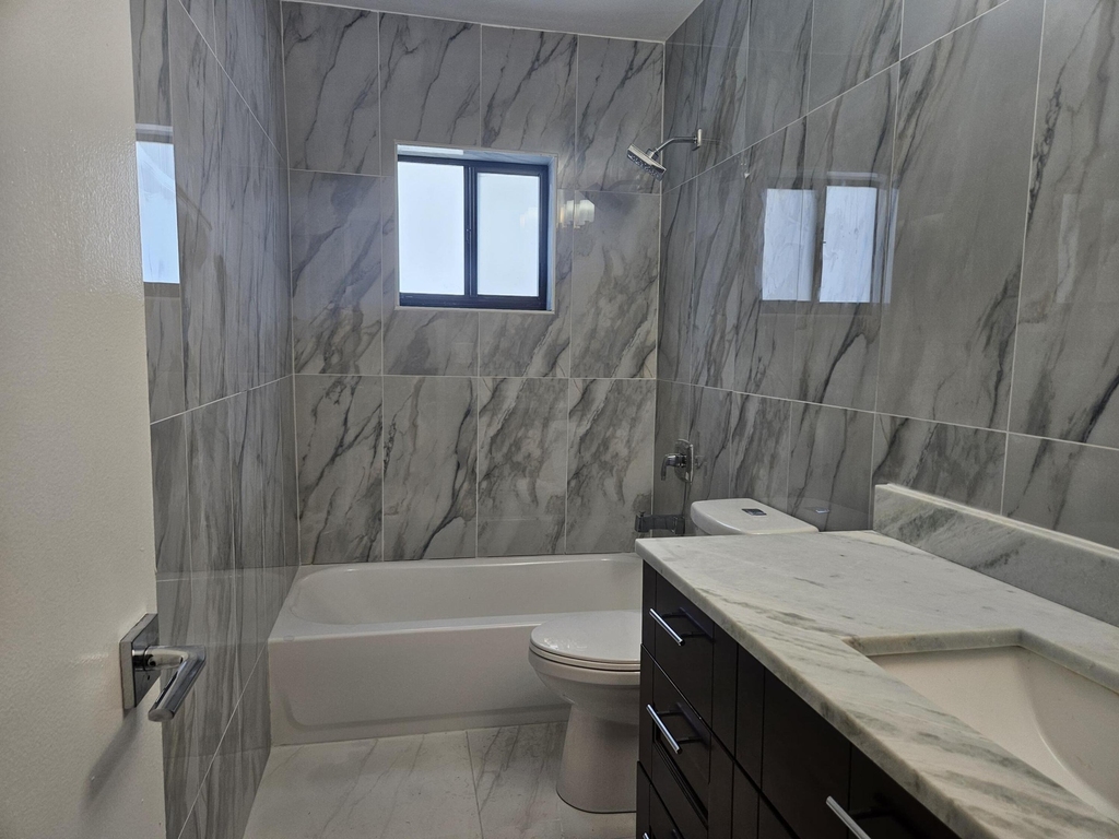 7910 Nw 70th Court - Photo 12