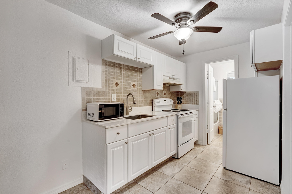 813 Sw Middle Street Court - Photo 6