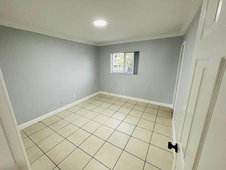 890 Nw 45 Avenue - Photo 6