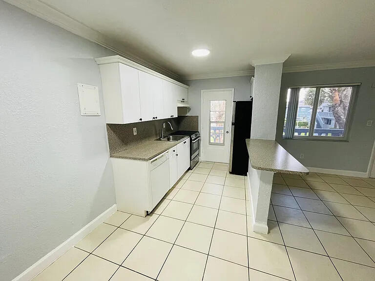 890 Nw 45 Avenue - Photo 3