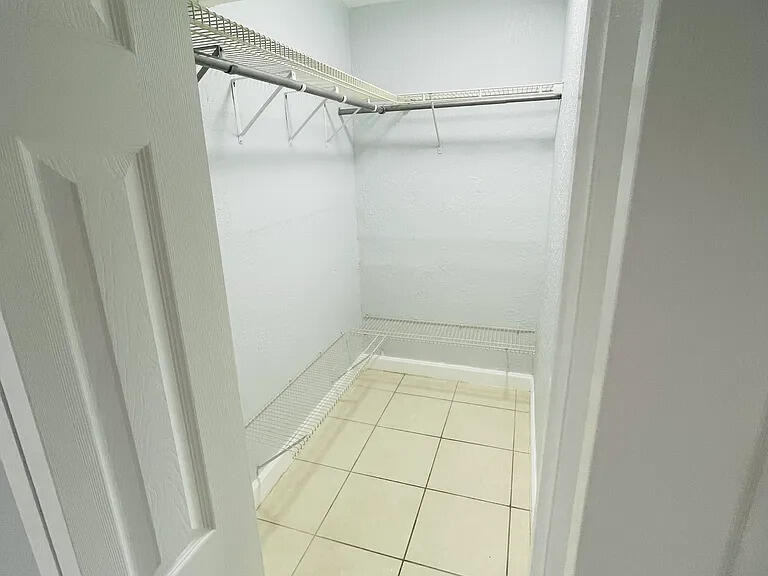 890 Nw 45 Avenue - Photo 8