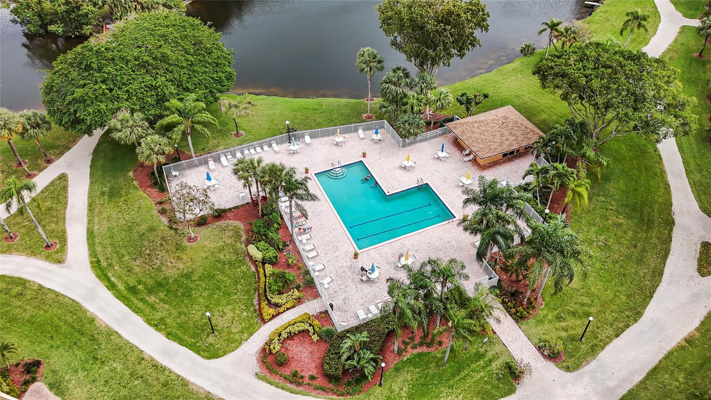 2455 Lindell Boulevard - Photo 28